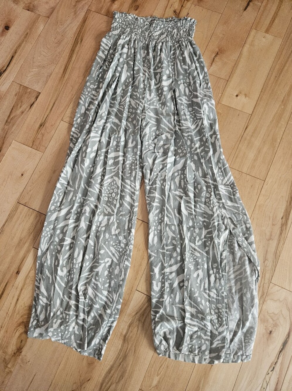 Smocked Waist Wide-Leg Printed Palazzo Pants - Green/White